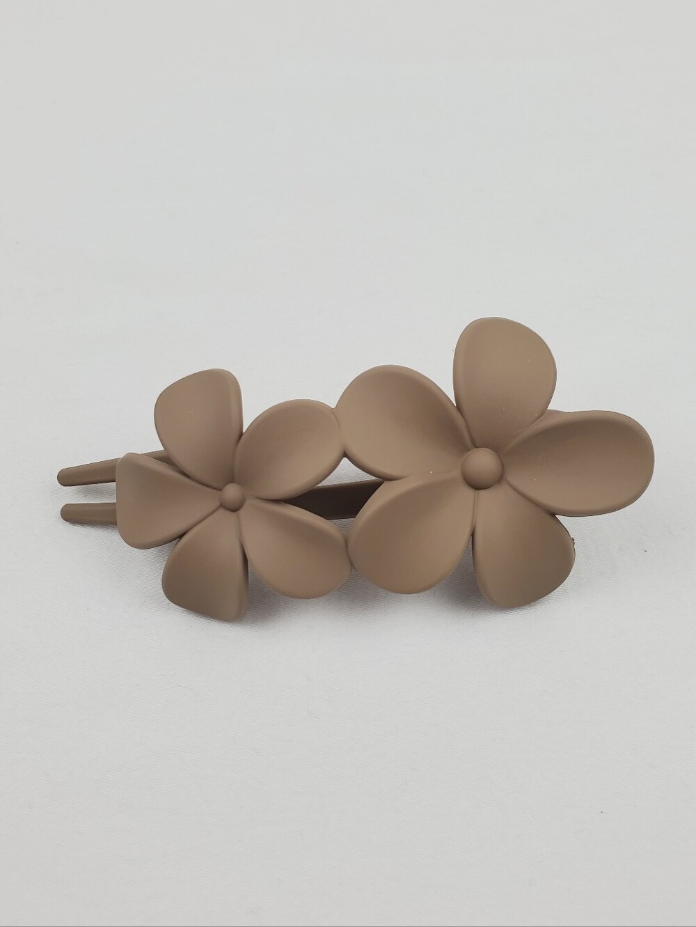 3 FOR $15 💕 Strong Hold Claw Clip Fashionable Hair Accessories - Picture 1 of 4